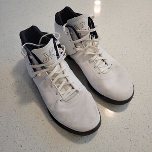 Brandblack J. Crossover 3 Basketball shoe Size 9.5